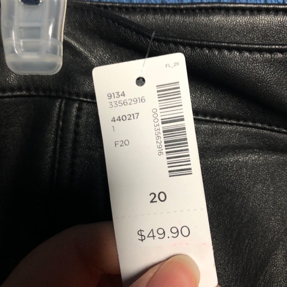 ⭐️ Host Pick ⭐️ Leather Skirt with Pockets - Picture 4 of 10